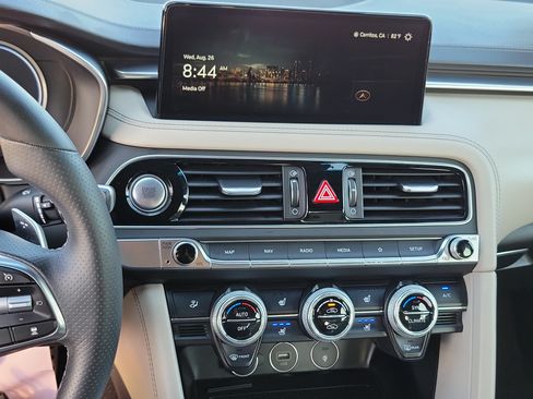 Certified 2023 Genesis G70 2.0T w/ Sport Prestige Package RWD image 13