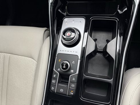 Used 2024 Kia Sorento SX Prestige image 18