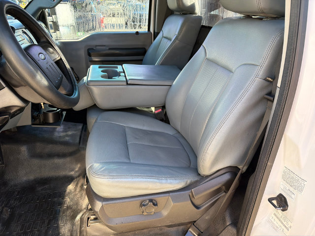 Used 2016 Ford F550 2WD Regular Cab Super Duty image 11
