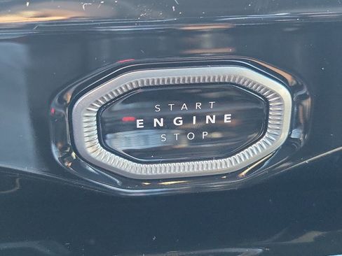 New 2026 Jeep Grand Cherokee L Laredo image 21