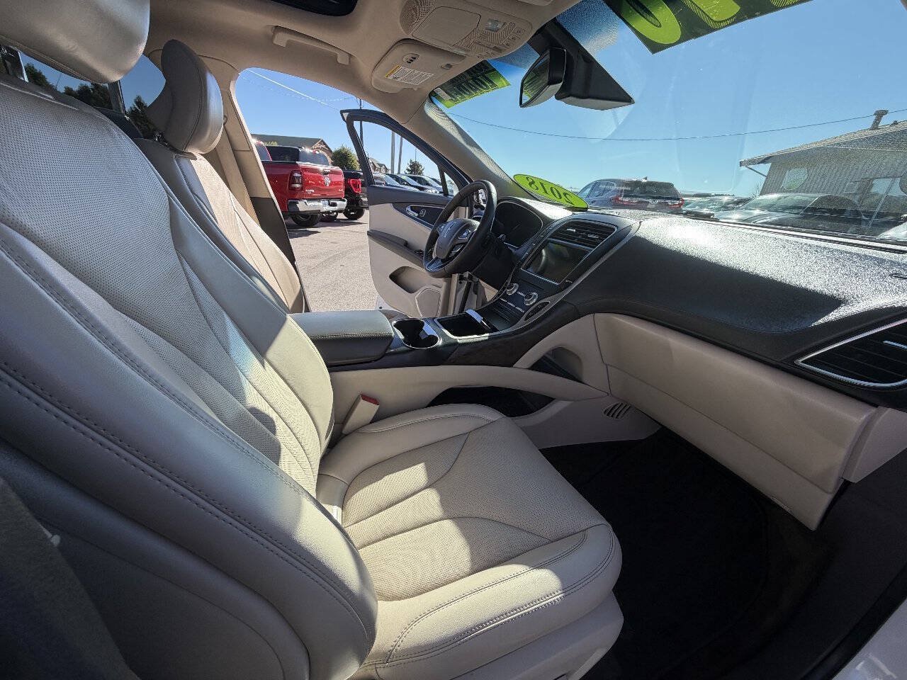 Used 2018 Lincoln MKX Reserve w/ Driver Assistance Package AWD/4WD image 16