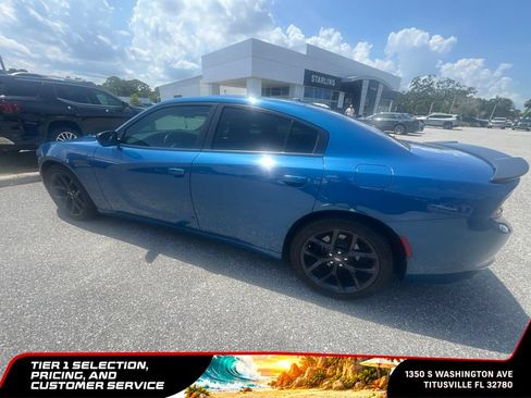 Used 2020 Dodge Charger SXT w/ Blacktop Package RWD image 6