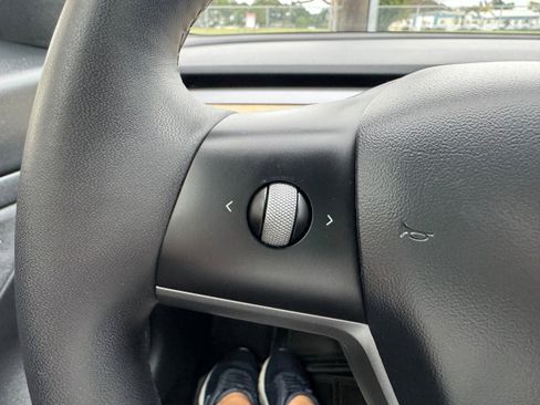 Used 2021 Tesla Model 3 Standard Range Plus image 10