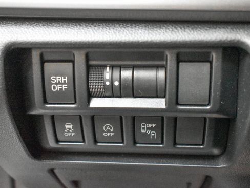 Used 2023 Subaru Crosstrek 2.5i Limited w/ Popular Package #4 image 18