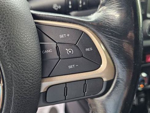Used 2017 Jeep Renegade Latitude w/ Cold Weather Group AWD/4WD image 13