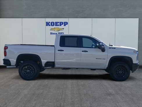 New 2026 Chevrolet Silverado 2500 ZR2 w/ LPO, Dark Essentials Package AWD/4WD image 6