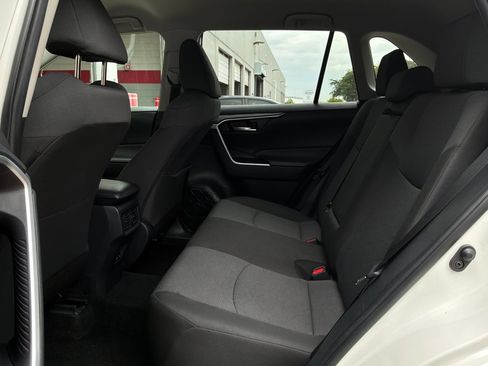 Used 2025 Toyota RAV4 XLE FWD image 12