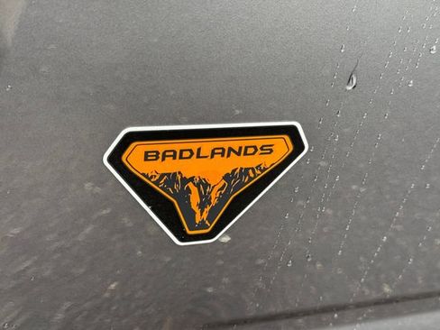 Used 2025 Ford Bronco Sport Badlands image 17