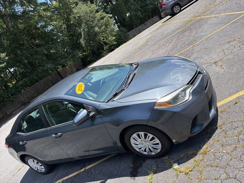 Used 2014 Toyota Corolla L FWD image 11