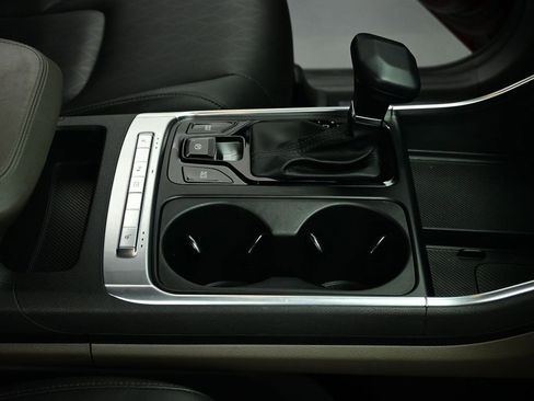 Certified 2025 Kia Carnival EX image 30