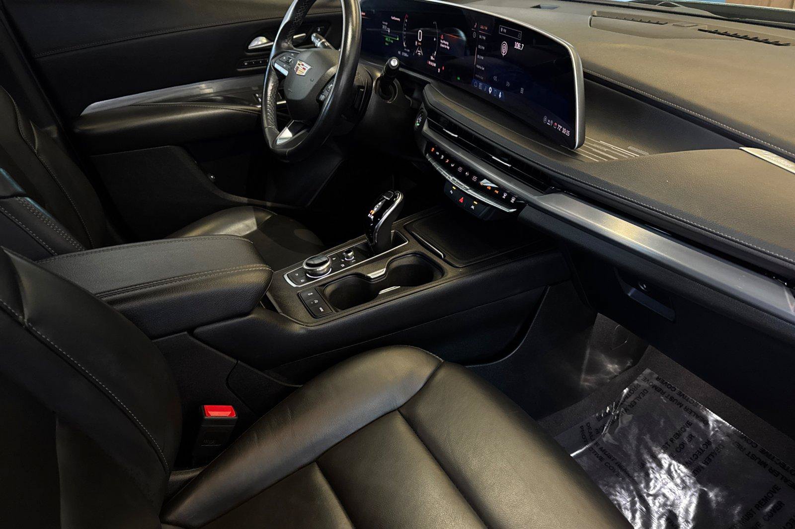 Used 2025 Cadillac XT4 Premium Luxury FWD image 19