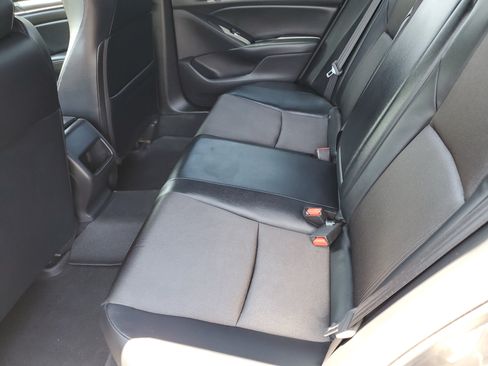 Used 2018 Honda Accord Sport image 11