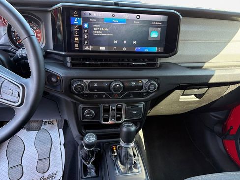 Certified 2025 Jeep Wrangler Unlimited Sport AWD/4WD image 16