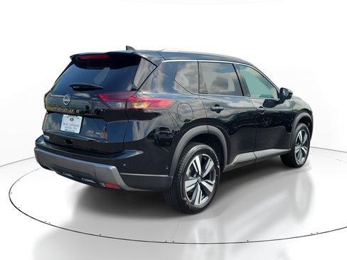 Certified 2026 Nissan Rogue SL AWD/4WD image 4