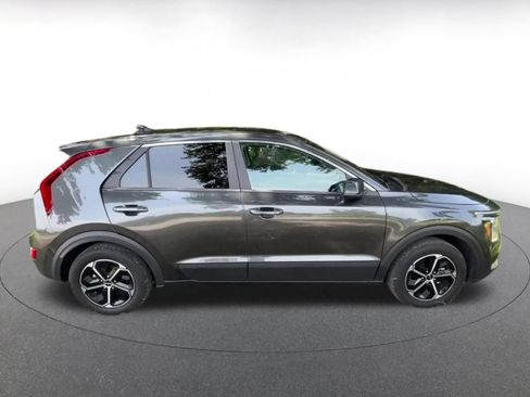 Used 2026 Kia Niro LX FWD image 16