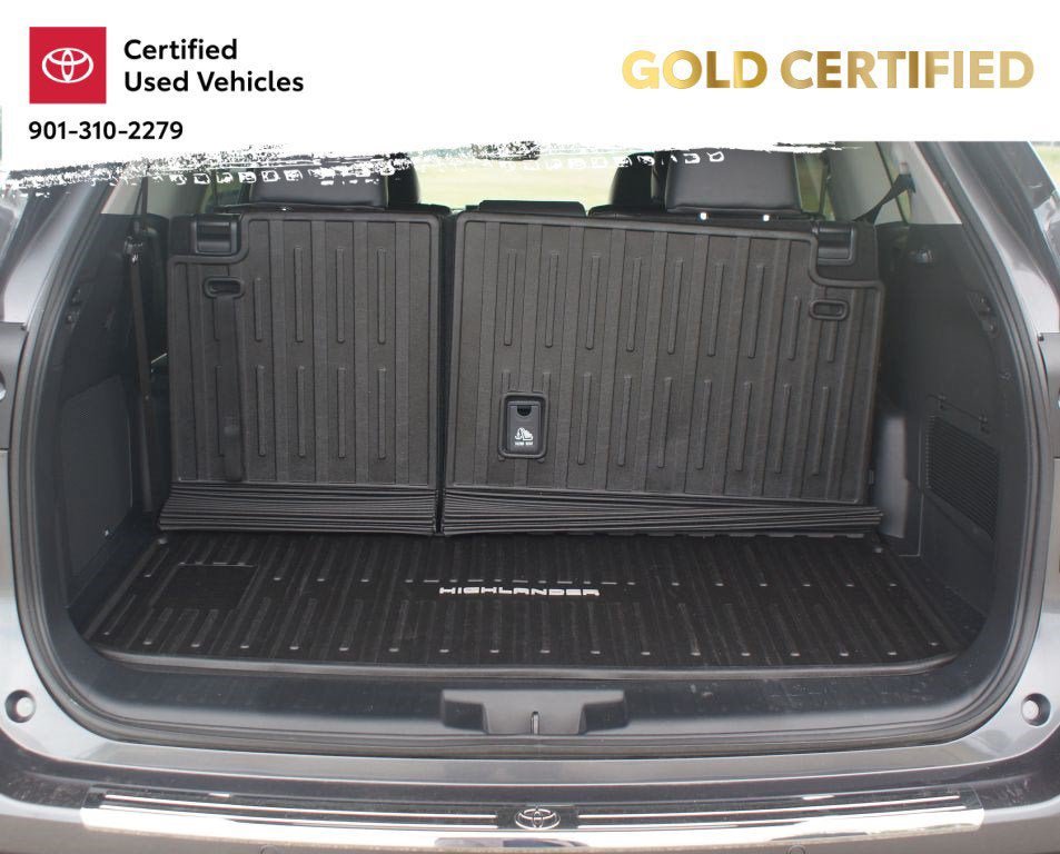Used 2025 Toyota Highlander Limited AWD/4WD image 17