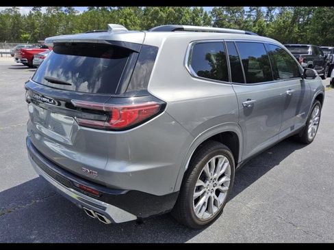 Used 2024 GMC Acadia Denali w/ Super Cruise Package FWD image 9