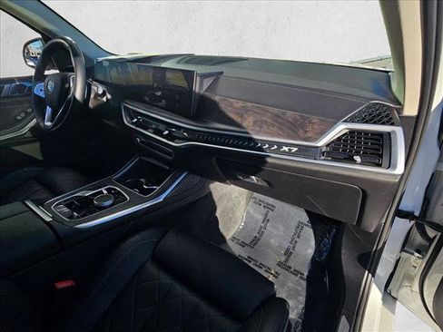 Used 2023 BMW X7 xDrive40i w/ Premium Package image 22