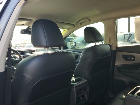 Used 2023 Nissan Murano SV image 13