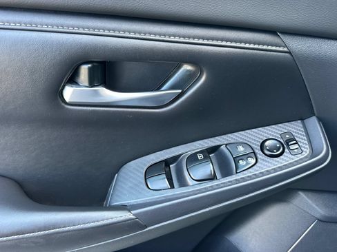 Used 2021 Nissan Sentra SV FWD image 11