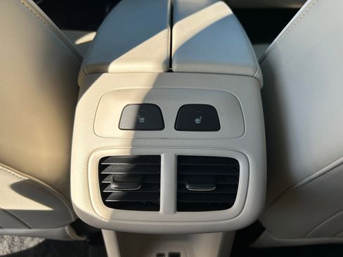 Used 2023 Buick Envision Avenir image 25