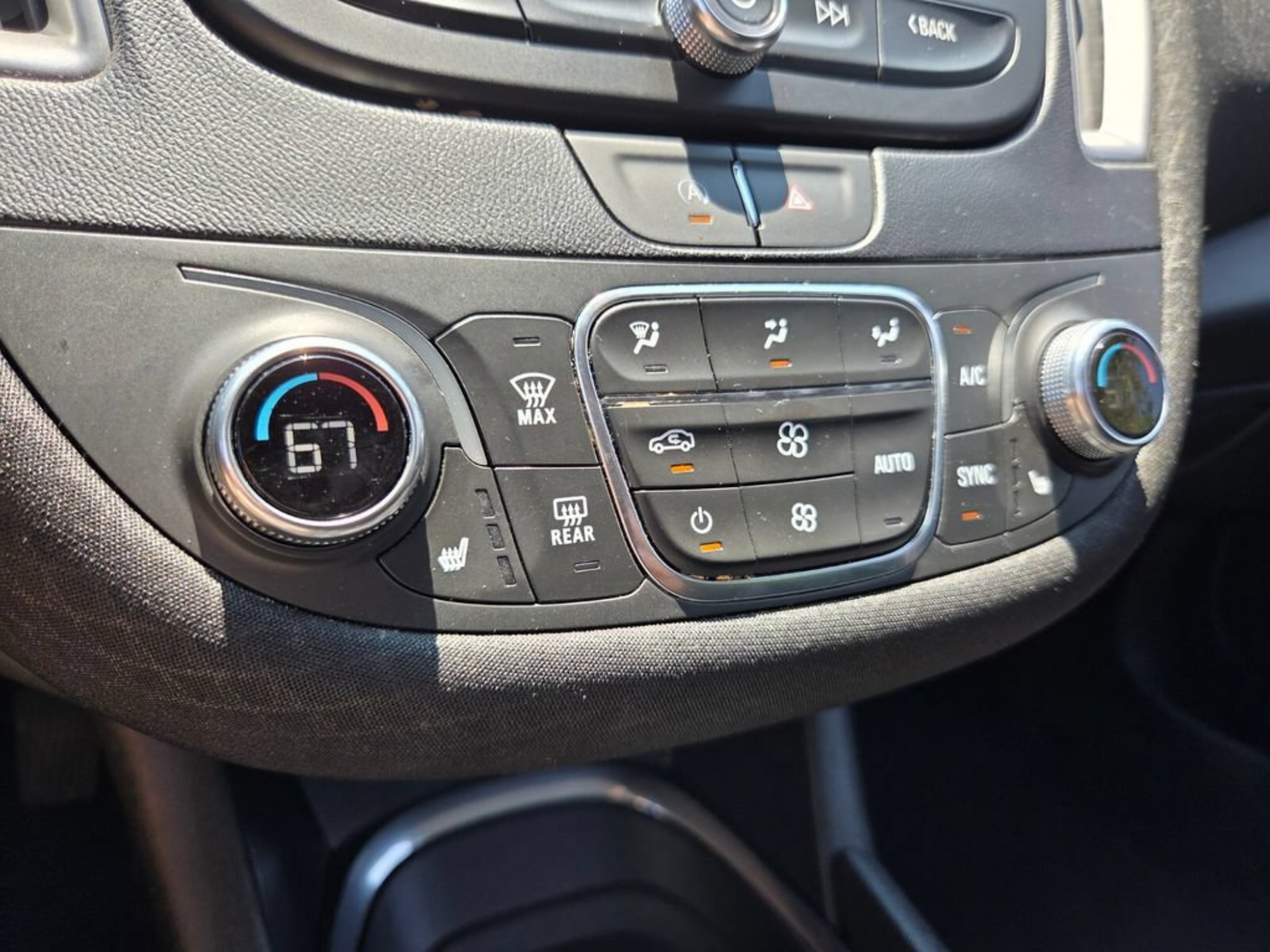Used 2024 Chevrolet Malibu LT FWD image 19