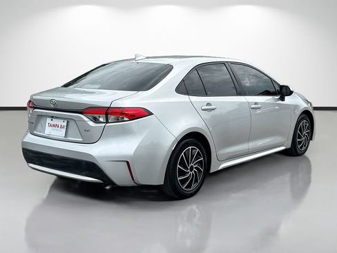 Used 2021 Toyota Corolla LE FWD image 3