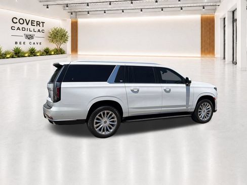 Used 2021 Cadillac Escalade ESV Premium Luxury AWD/4WD image 15