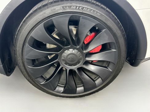 Used 2022 Tesla Model Y Performance AWD/4WD image 11