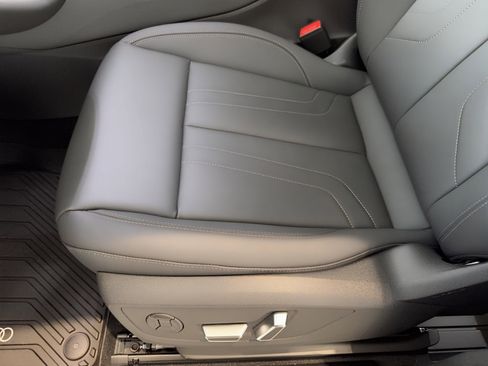 New 2026 Audi Q3 quattro 2.0T w/ 20" Wheel Package image 16