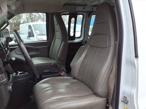 Used 2019 Chevrolet Express 2500 Extended w/ Driver Convenience Package RWD image 18