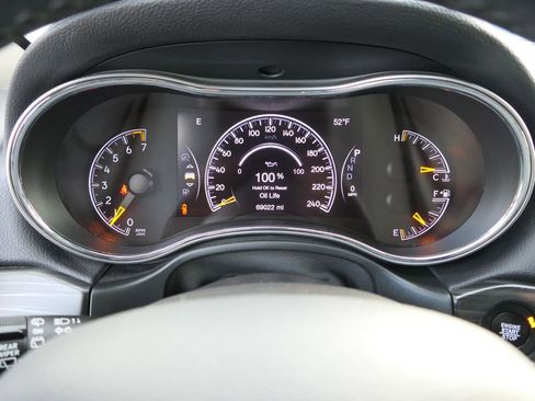 Used 2021 Jeep Grand Cherokee Laredo image 18