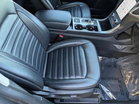 Used 2023 Ford Edge SEL image 19