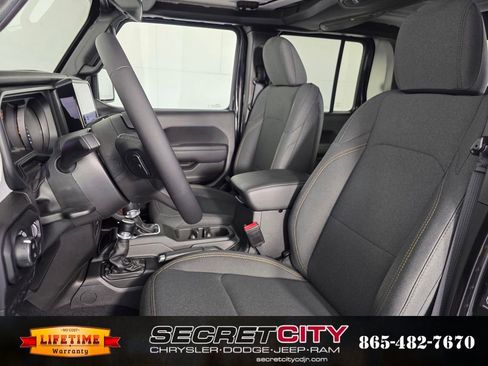 New 2025 Jeep Gladiator Sport AWD/4WD image 10
