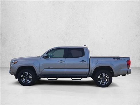 Used 2016 Toyota Tacoma TRD Sport w/ Towing Package RWD image 9