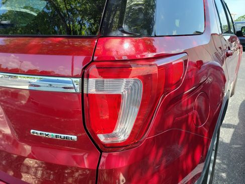 Used 2016 Ford Explorer XLT FWD image 10