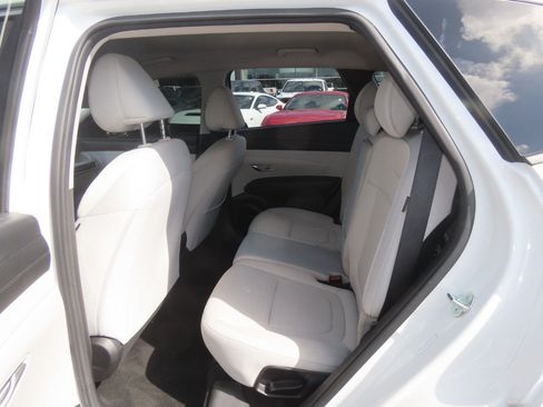 Used 2025 Hyundai Tucson SEL FWD image 19
