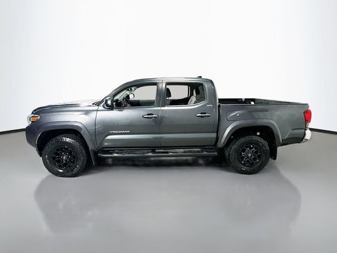 Used 2020 Toyota Tacoma SR5 AWD/4WD image 5