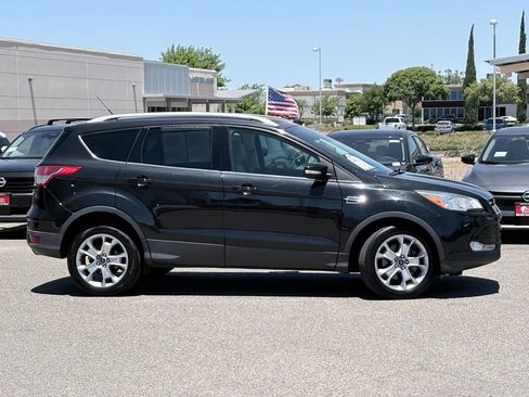 Used 2015 Ford Escape Titanium FWD image 4