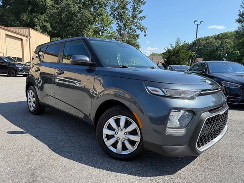 Used 2020 Kia Soul LX FWD image 2