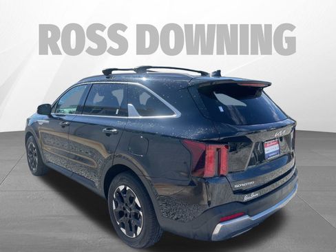 Used 2025 Kia Sorento S w/ Panoramic Sunroof Package image 6