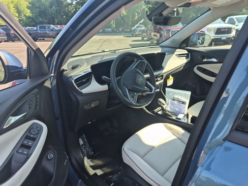 Used 2026 Buick Encore GX Avenir w/ Avenir Technology Package AWD/4WD image 9