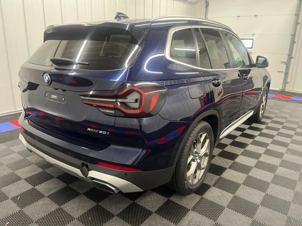 Used 2022 BMW X3 xDrive30i AWD/4WD image 3