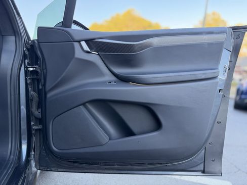 Used 2017 Tesla Model X P100D image 39