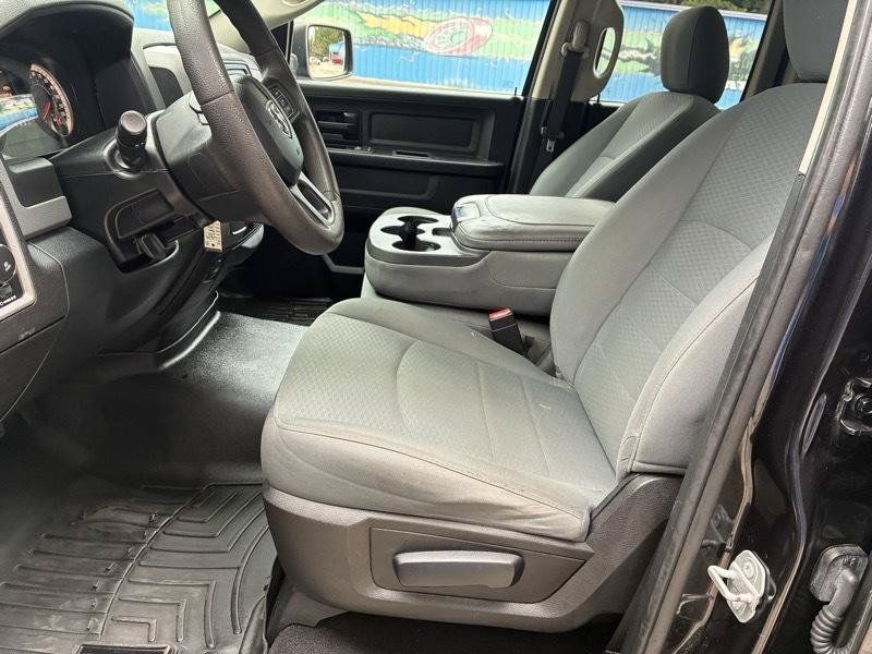 Used 2017 RAM 1500 Express RWD image 24