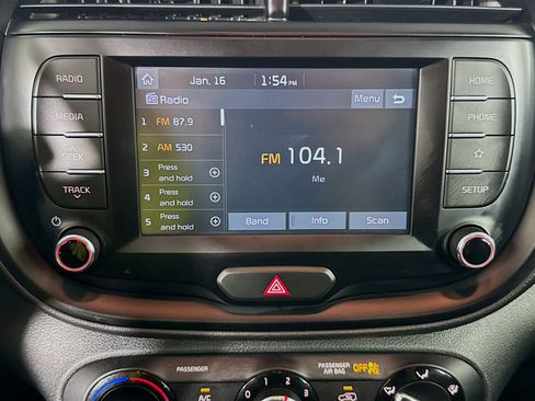 Used 2021 Kia Soul LX image 17