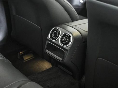 New 2026 Mercedes-Benz C 300 4MATIC Sedan image 19