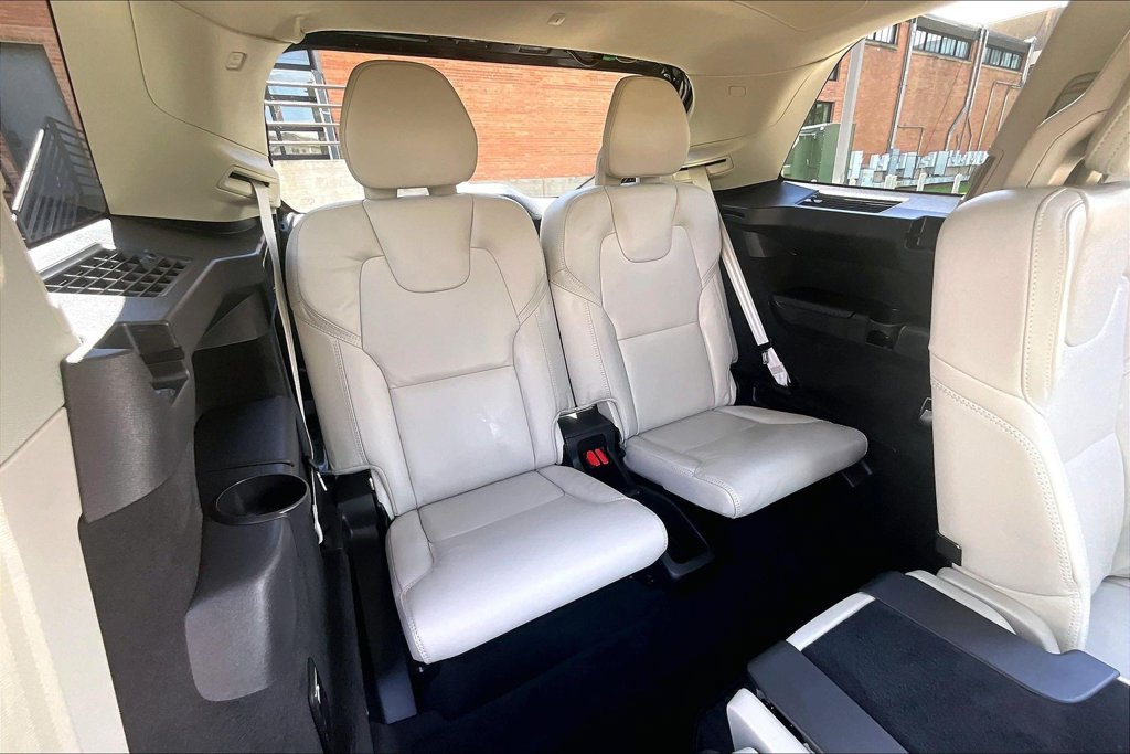 Certified 2024 Volvo XC90 T8 Ultimate w/ Protection Package Premier AWD/4WD image 31