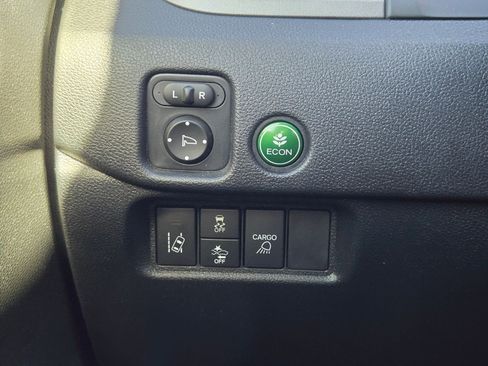 Used 2025 Honda Ridgeline Sport image 27