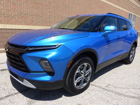 Used 2025 Chevrolet Blazer LT FWD image 5